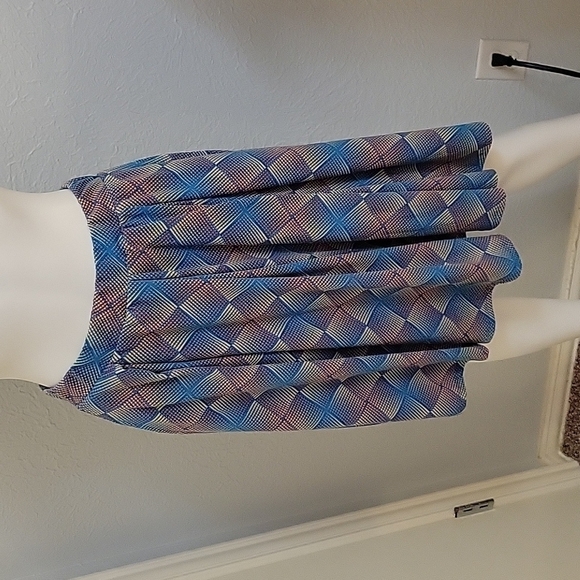 LULAROE diamond optical illusion madison Festival Skater skirt - Picture 3 of 8